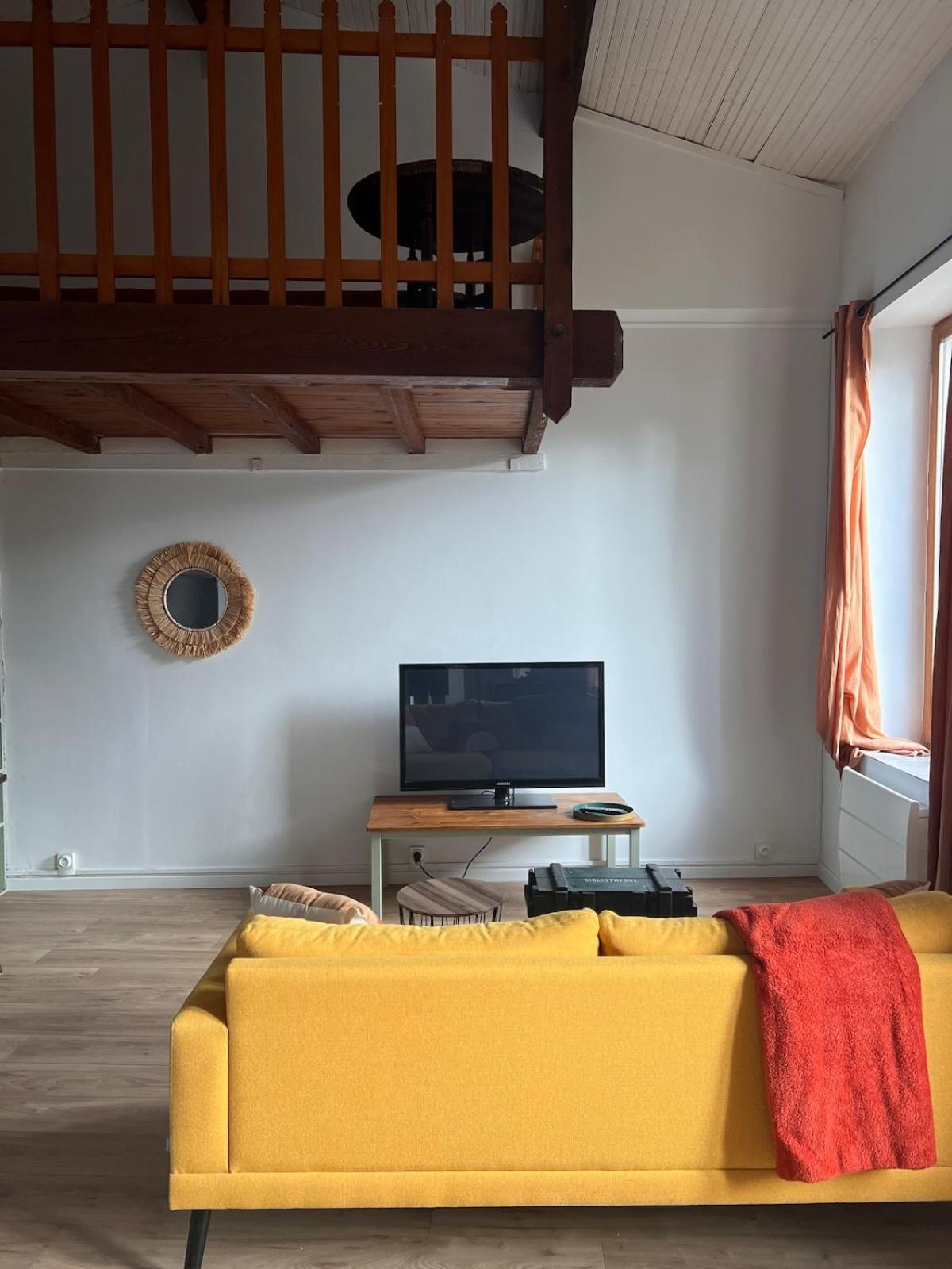 Studio With Mezzanine Prades  Ngoại thất bức ảnh